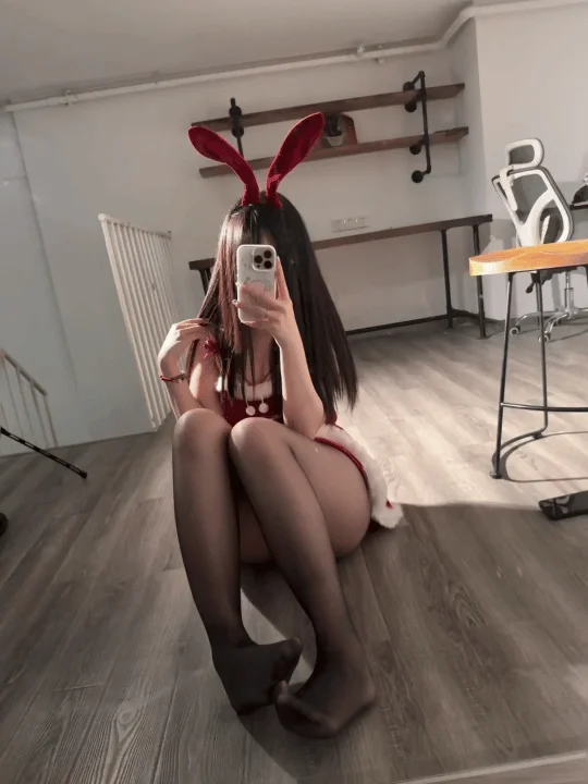 洛桑w伊梓 - No.020 圣诞兔 [30P-220MB] tg@simisebaisi 【丝足阁】025.webp